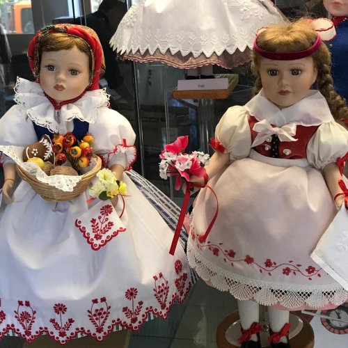 Krojované panenky na výstavě v Jihlavě